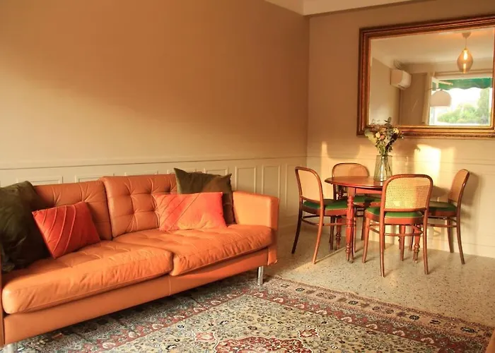 Appartement Elegant Avec Balcon Centre Cannes